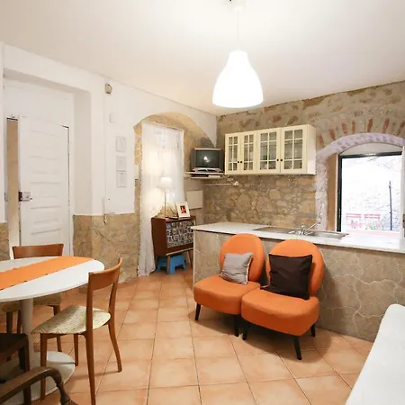 Traditional House W/ Terrace Apartment Lisbon