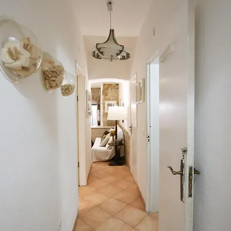 Apartment Traditional House W/ Terrace *