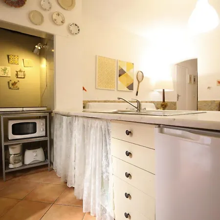 Apartment Traditional House W/ Terrace Lisbon