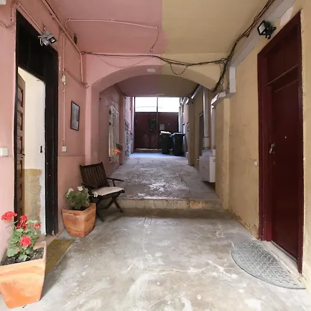 Traditional House W/ Terrace Lejlighed